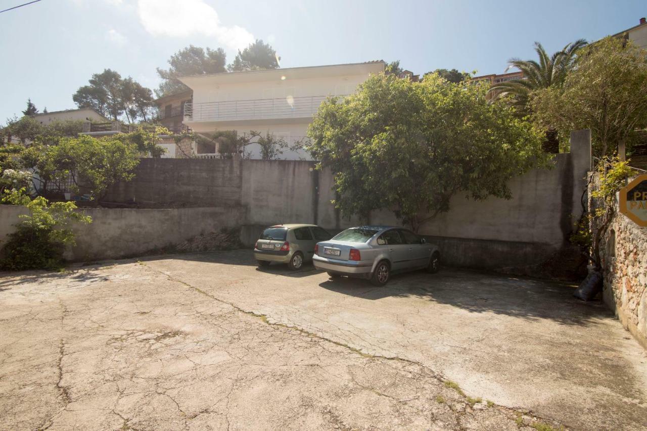 Apartments Palma Jelsa  Exterior photo