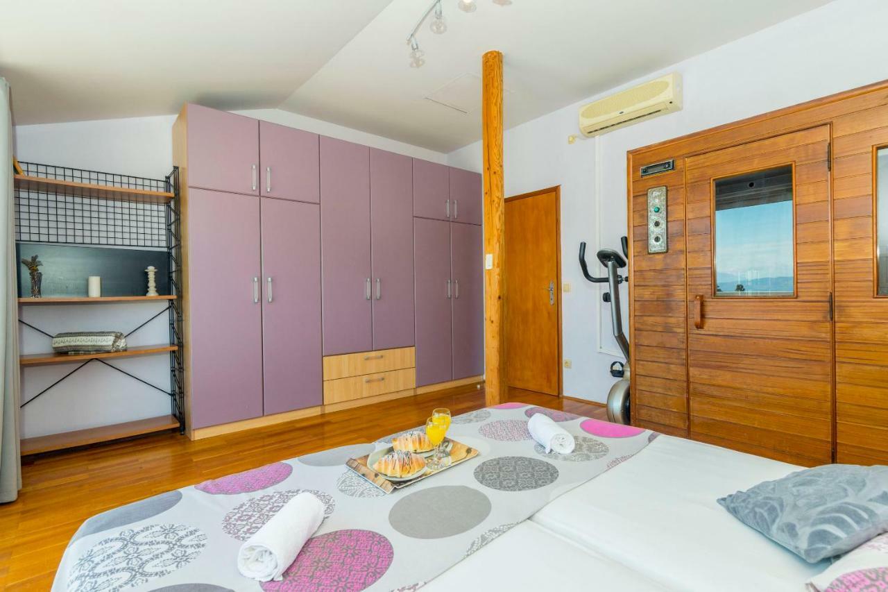 Apartments Palma Jelsa  Exterior photo